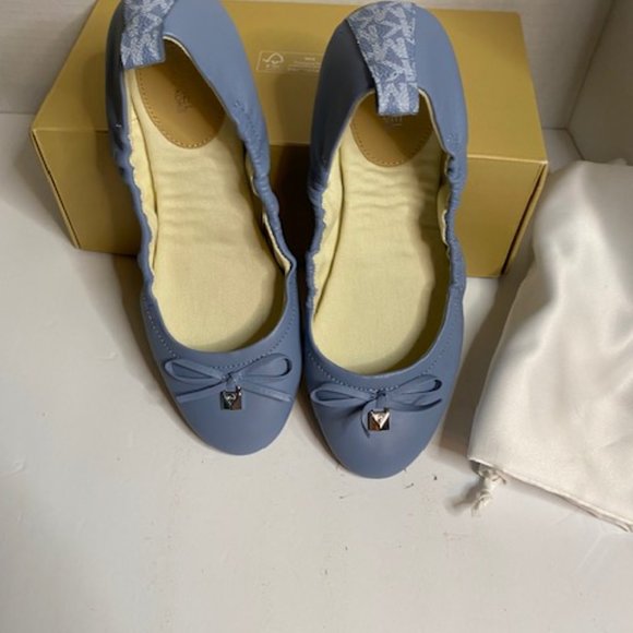 Michael Kors Light Blue Juliette Logo Lock Ballet Flats New Size 7 (NEW) - Picture 7 of 7
